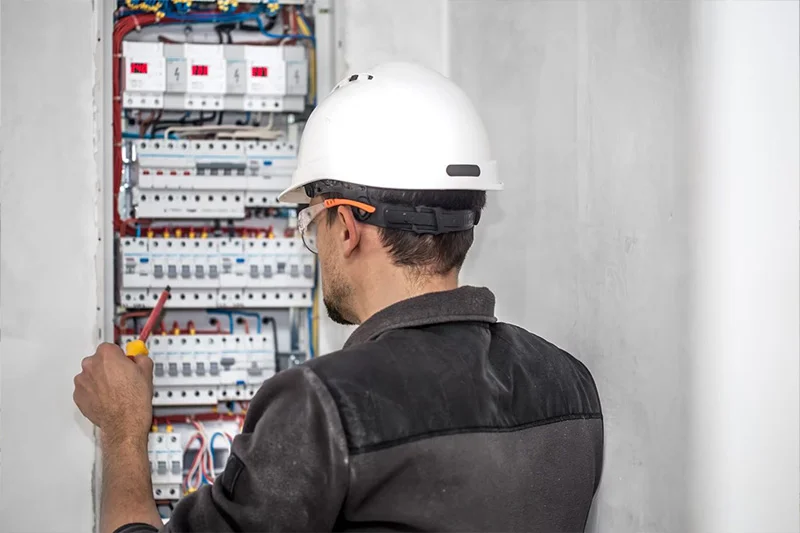 Électriciens au mans avec DLG habitat Conseil