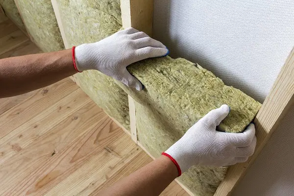 Isolation des murs par l'intérieur (ITI) au Mans