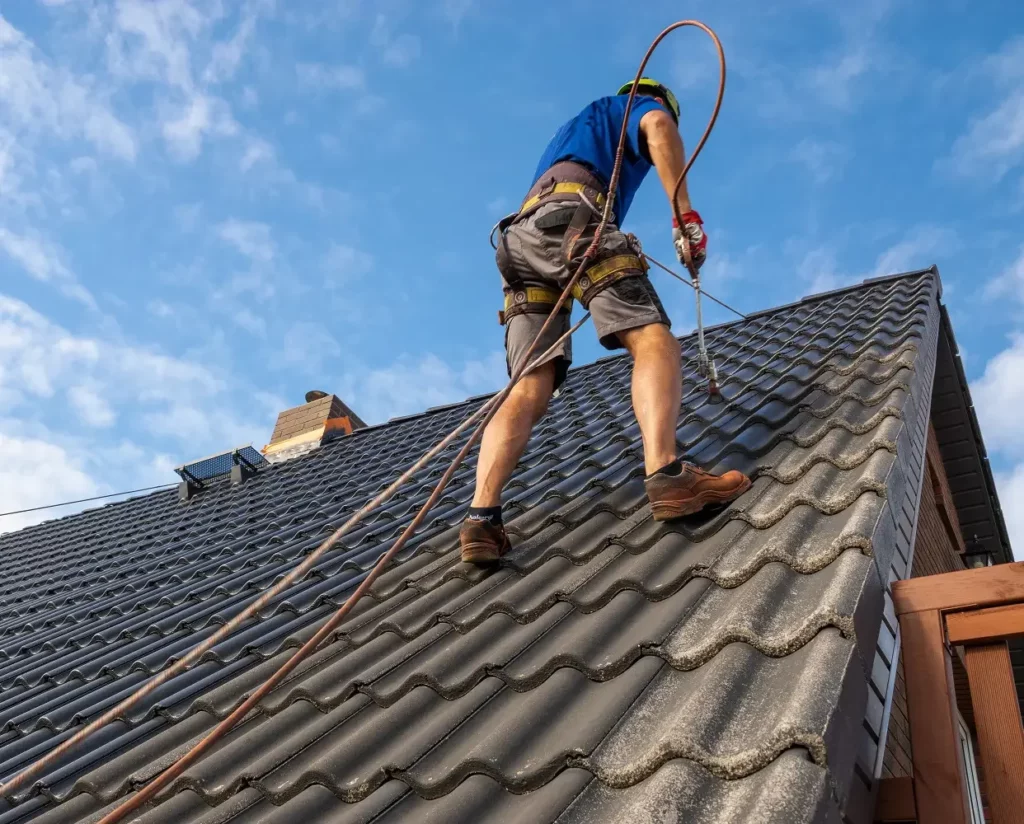 Quel est le coût d'une rénovation de toiture au Mans en Sarthe - DLG Habitat votre couvreur vous répond